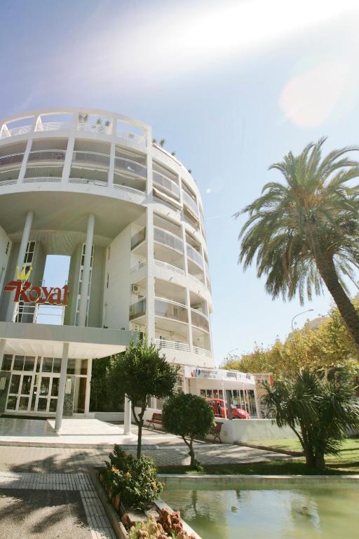 סאלו Apartbeach Royal Apartments מראה חיצוני תמונה