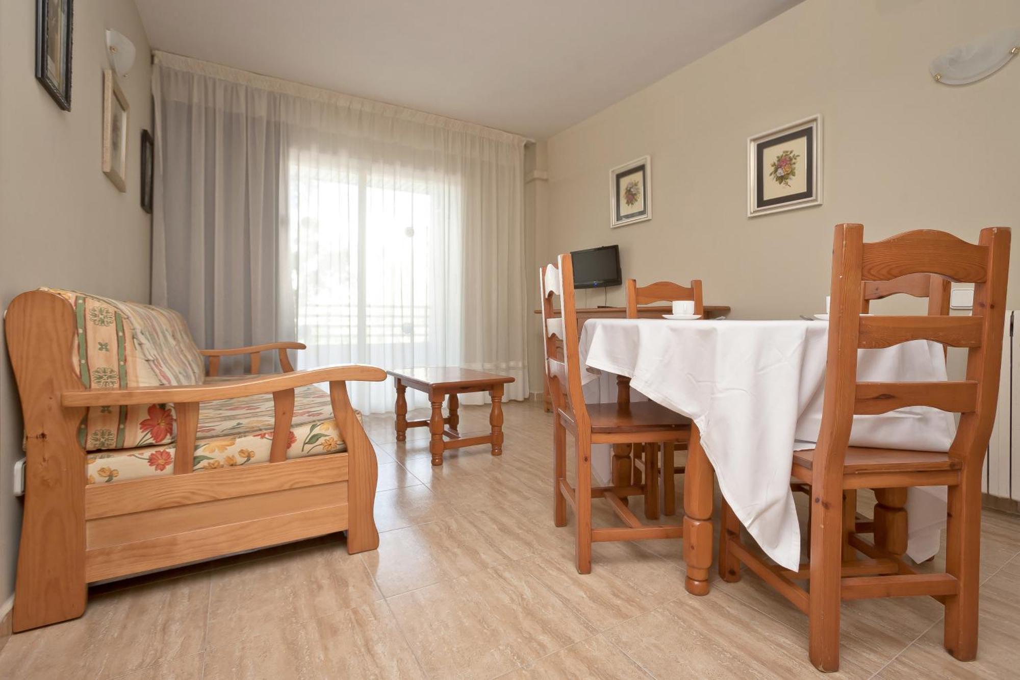 סאלו Apartbeach Royal Apartments מראה חיצוני תמונה